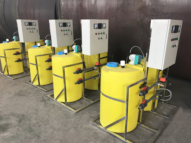 1728876299504518.jpg 全自動(dòng)三箱加藥裝置.jpg